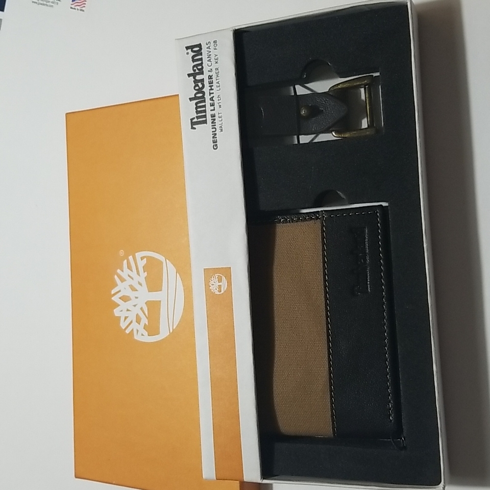 Timberland Men's Wallet with Leather Key Fob